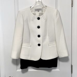 Tahari Suit 8P